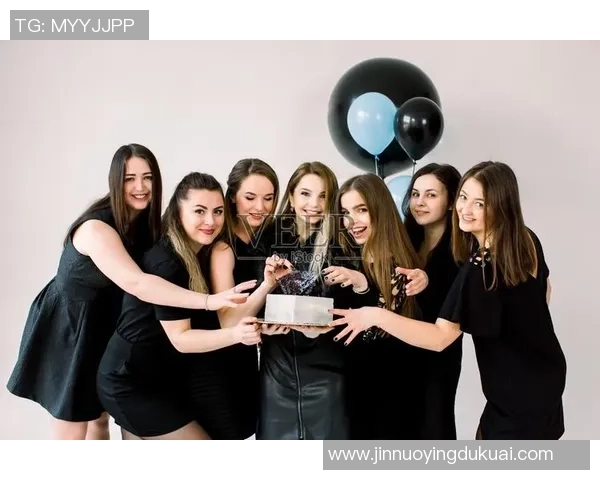 个性化定制足球蛋糕让你的庆祝派对更添精彩与乐趣